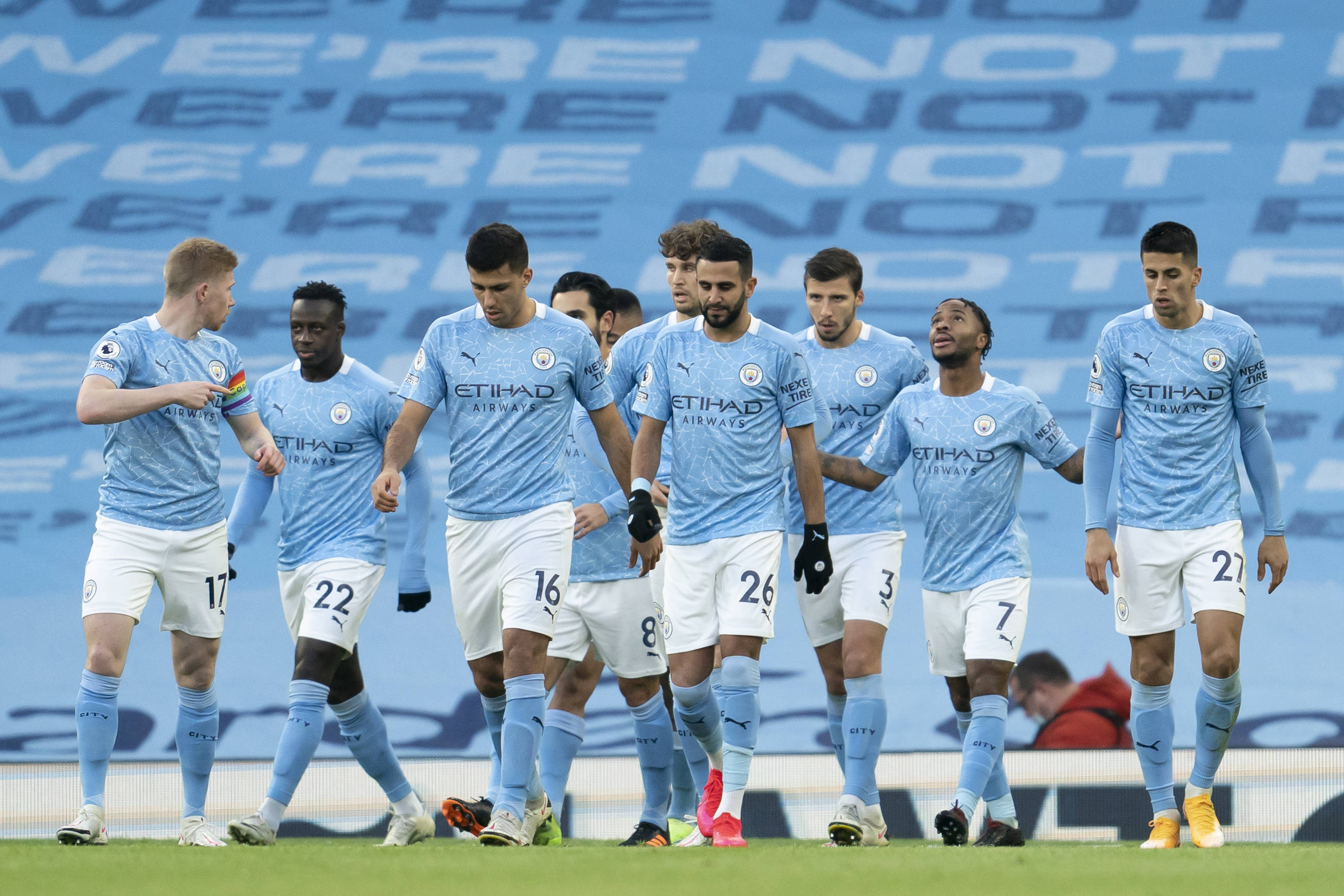 自然贯穿于 自然贯穿于